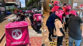  外送員的奇聞怪事／BTS的魅力！熊貓外送員：麥當勞大爆單。（圖／翻攝自外送員奇聞怪事）