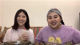 大文跟妹妹一起直播。(圖/TVBS提供)
