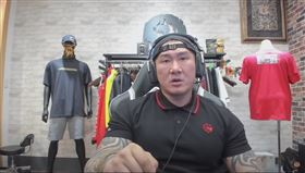 線上教學群聚? 館黑看新聞打20幾通電話來檢舉..針對館長員工? 館長:朝我來就好!。（圖／翻攝自館長成吉思汗YT）