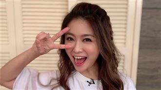 八點檔女神濕身爆乳　火辣不輸白家綺