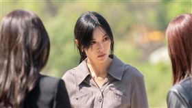 金素妍被推下崖神反轉　《上流戰爭》3女人竟聯手？
圖翻攝自SBS官網