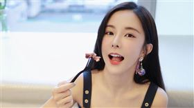 中華職棒樂天桃猿隊「Rakuten Girls」成員​巫苡萱/IG