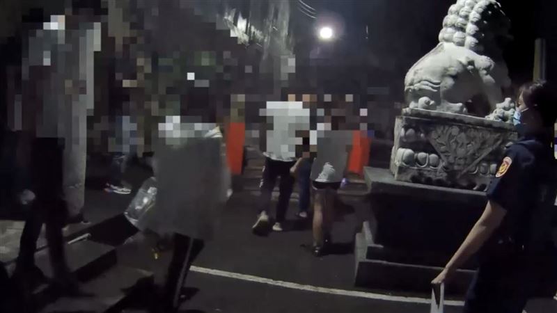 11青少年群聚開喝　嗆：有保持距離