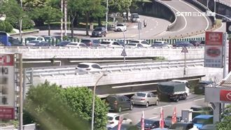 全台交流道塞爆！20分車程變2小時