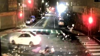 冒雨外送女騎士車禍亡　撞擊畫面曝光