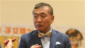 1111說明遭保險業務涉盜個資處理情形1111人力銀行副總經理何啟聖（圖）31日舉行記者會，說明遭一名保險業務員涉嫌盜取1111人力銀行求職者個資，後續相關處理情形。中央社記者謝佳璋攝  107月3月31日