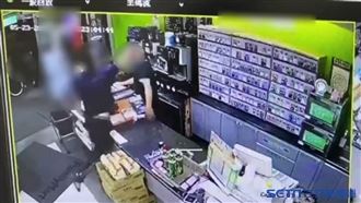 拉下口罩喝飲料被打斷　男竟痛毆店員