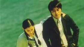 張柏芝18歲被周星馳相中演出《喜劇之王》(翻攝自張柏芝工作室微博)