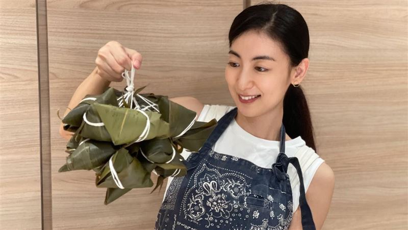 大久保麻梨子初包粽　稱職當台灣媳婦