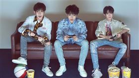 TFBOYS 銀赫 微博