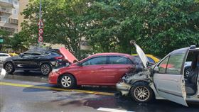 內湖瑞光路132巷車禍 翻攝畫面