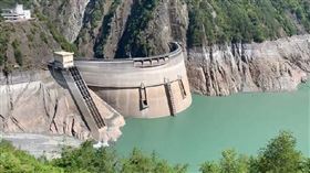 德基水庫慘況曝，上游乾涸淤泥，旱象幾十年未曾見過，只能撐23天（圖／台中市和平分局提供）