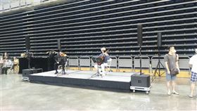 高雄巨蛋接種疫苗狀況。（圖／翻攝自公民割草行動臉書）
