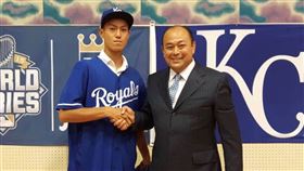 ▲結城海斗16歲加盟堪薩斯皇家，不掉19歲遭到釋出。（圖／取自大聯盟皇家官網）