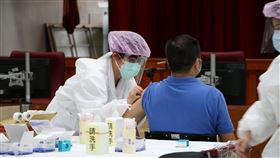 打針（亞東醫院提供）