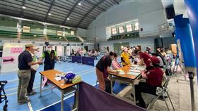 直擊桃園打疫苗現場　網見這幕憂群聚（圖／翻攝自爆怨2公社臉書）