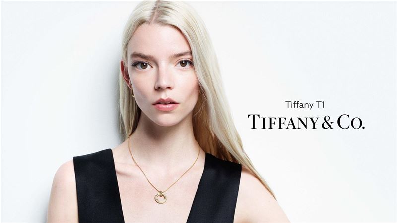 《后翼》安雅性感破表　開深V到肚臍