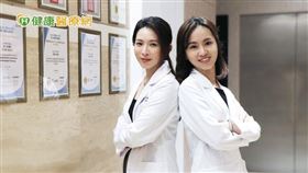 左起私密美學名醫方穎涵醫師、整形醫美集團大腸直腸外科賴依伶醫師