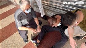 桃園市1名賴姓男子朝警員亮槍後逃逸，5小時後遭警方埋伏逮捕。（圖／翻攝畫面）