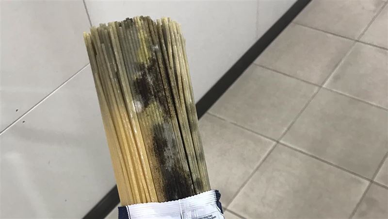 義大利麵洗完發黑　婆媽驚呆：長知識