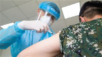 打疫苗發燒副作用？確診？4症狀辨別