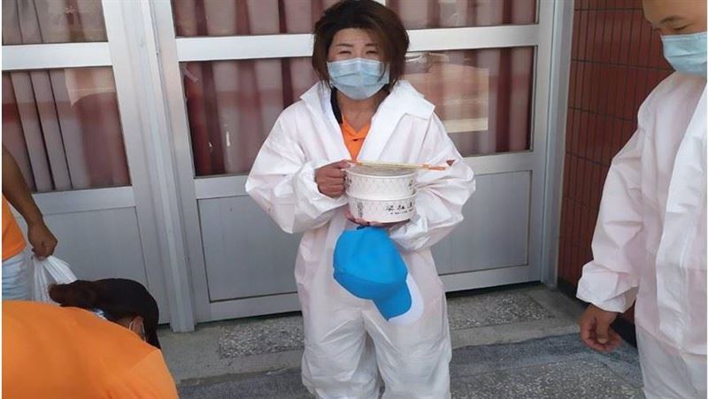 好溫暖！業者送上萬便當挺醫護、警察