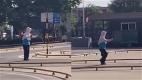 駕訓班女站原地「真空練車」　鄉民一看全傻：開車最高境界 圖／翻攝自微博