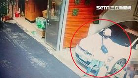 嘉義縣梁姓男子持改造手槍朝前女友胸口射擊一槍。（圖／翻攝畫面）