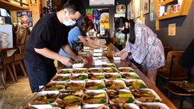 感謝清潔隊員抗疫辛勞 大吉居酒屋偕圓夢超跑租賃贈便當
▲（圖／居酒屋、超跑租賃業者提供）
