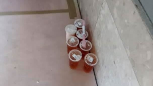 叫飲料被丟地上！女子少1步驟遭轟爆