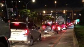 塞車,車海,匝道管制,南崁交流道,南下,返鄉