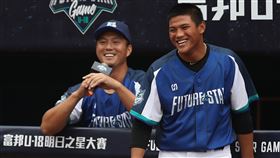 盛讚李灝宇　高國輝（圖／中央社）