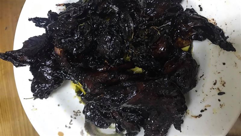 照食譜炒到焦黃！起鍋面目全非他嚇傻