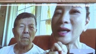 楊繡惠帶父接種　緊盯15分：放心了