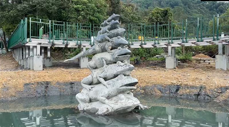 日月潭水位這原因大降　九蛙疊像全都露