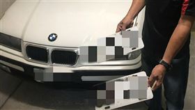 男子開名車偷觸媒轉換器變賣遭逮曾開設中古車行的台南吳姓男子，疑受疫情影響，生意不佳，無以為生，5月底起開著BMW汽車隨機竊取客貨車觸媒轉換器後再變賣，17日晚間遭警方逮捕，依法送辦。（台南市警局提供）中央社記者張榮祥台南傳真  110年6月18日