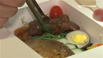 收入大減！他「以物易物」賣便當苦撐