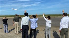 美贈250萬劑疫苗！蕭美琴親接收：美國對台的關心起飛了，圖／翻攝自蕭美琴臉書