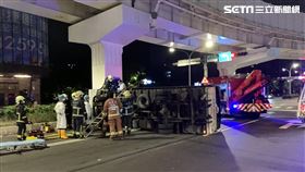 新北,板橋,偵防車,車禍,刑案現場,海山分局,貨車（圖／翻攝畫面）