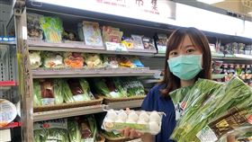 全台200家超商變成微型超市，即期蔬菜還有7折優惠。（圖／業者提供）