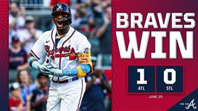 ▲亞古納（Ronald Acuna Jr.）敲出生涯百轟。（圖／翻攝自勇士推特）