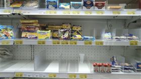 比泡麵搶手！這「食材」超市竟買嘸　網一片哀嚎：我家也是（圖／翻攝自Dcard）