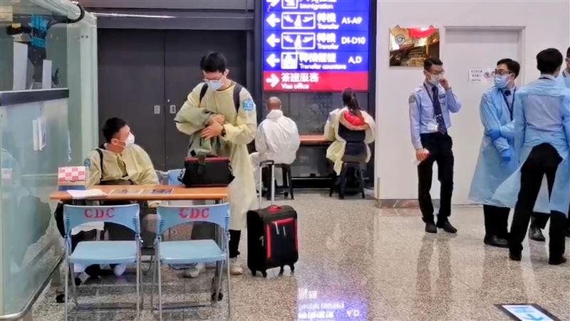 防變種病毒！入境台灣擬「全面普篩」