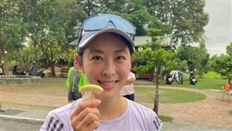 賈永婕退粉絲千元大鈔：可以買我門票