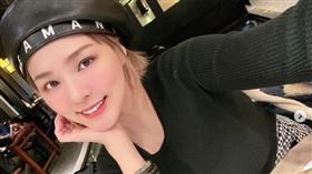 熊熊外型甜美，身材雖嬌小，卻擁有性感的火辣身材。（圖／翻攝自熊熊IG）