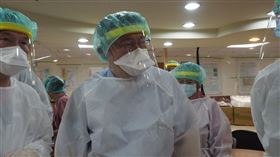 柯文哲探視聯合醫院因救護病患遭感染的醫護人員（圖／台北市府提供）