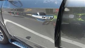 台東　機車騎士慘死　開車門沒看後方