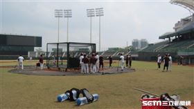 ▲首爾培證英雄在高雄春訓。（圖／記者蕭保祥攝影）