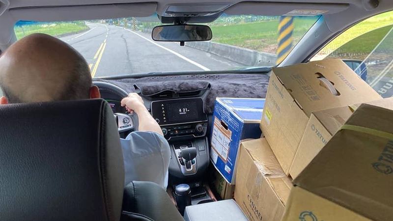 韓國瑜挺北農！捐100份蔬果到偏鄉