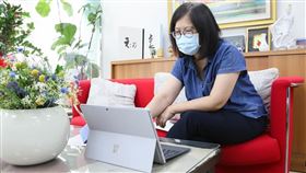 民進黨籍立委管碧玲說，有一股力量，不斷在阻止台灣擁有疫苗（圖／翻攝自管碧玲臉書）